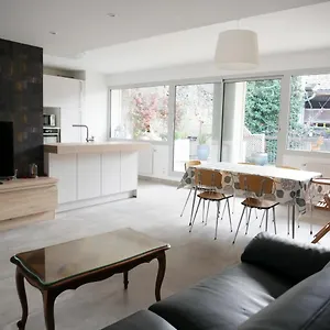 https://superbe-appartement-en-centre-ville-avec-terrasse.hotels-rhonealpes.com